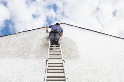 Peinture extérieure à Uzein — façades et ravalement